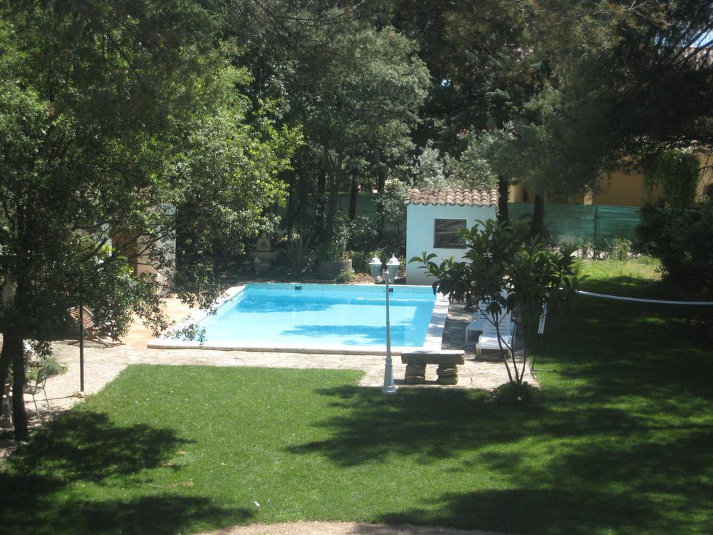 Mas Les Filaos Hotel Carpentras Kültér fotó